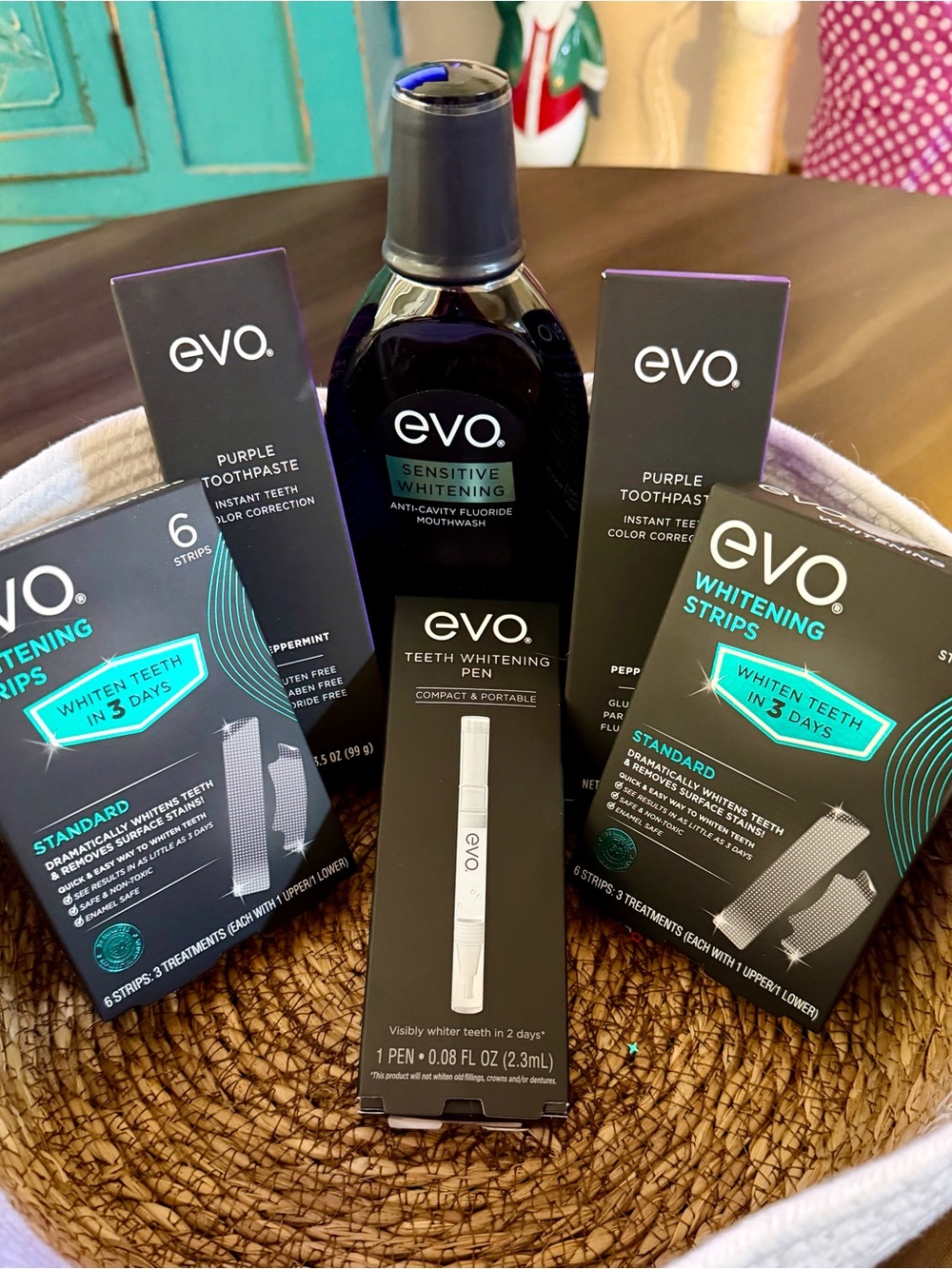 evo Purple Toothpaste, Mouthwash, Teeth Whitening Pen, & Whitening Strips Set